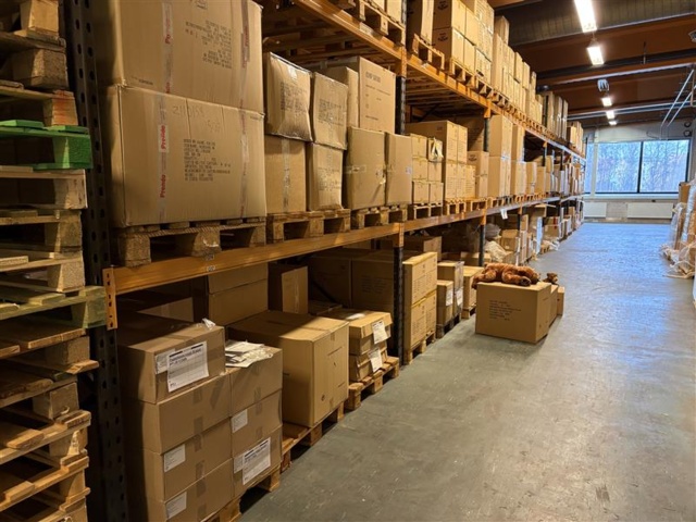 1471230-6 Large batch of stuffed animals – approximately 36,399 pieces – 94 different models