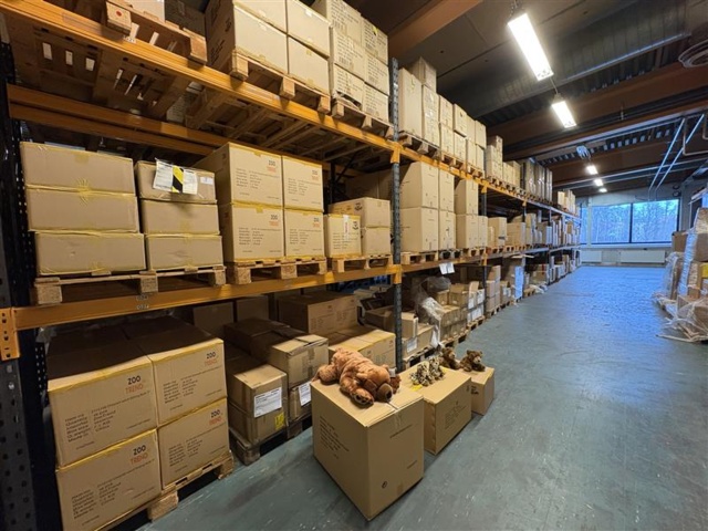 1471230-1 Large batch of stuffed animals – approximately 36,399 pieces – 94 different models