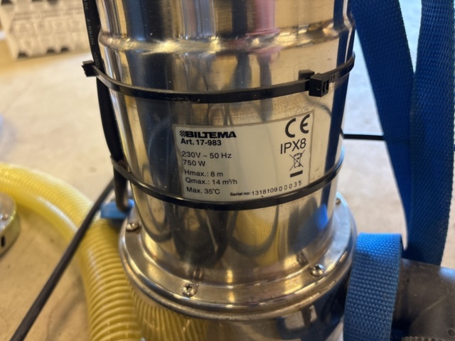 1469164-4 Submersible pumps with various accessories - Biltema / Ebara