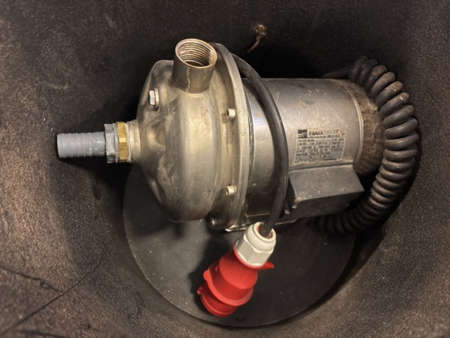 1469164-7 Submersible pumps with various accessories - Biltema / Ebara