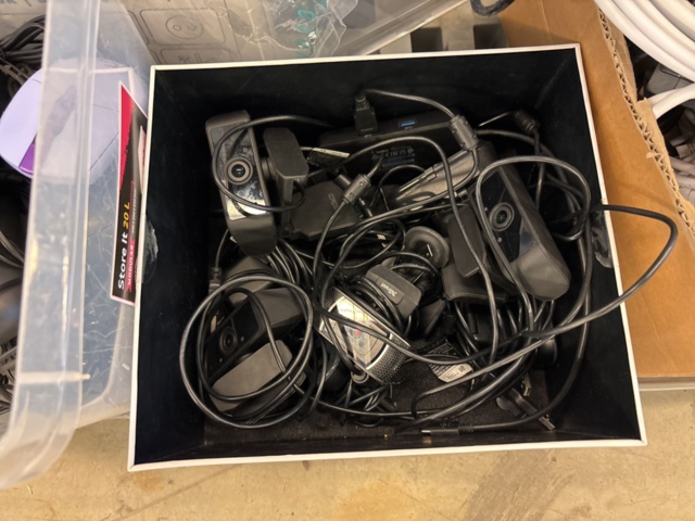 1469173-5 Collection of various computer/IT accessories