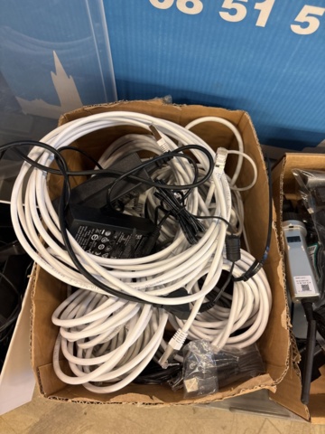 1469173-7 Collection of various computer/IT accessories