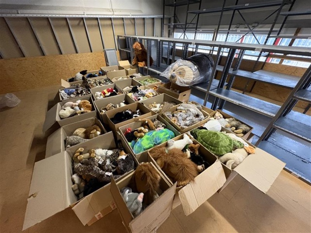 1471231-2 Lot of stuffed animals – mixed animal models in boxes