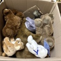 1471231-10 Lot of stuffed animals – mixed animal models in boxes