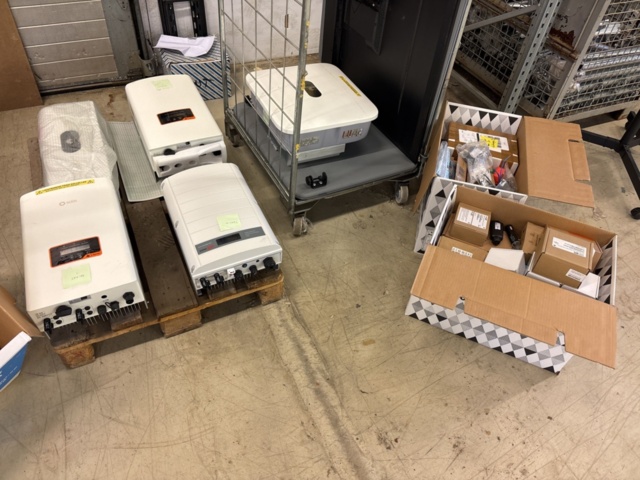 1469186-38 Inverters and various accessories - Solis, ABB and Huawei. etc.