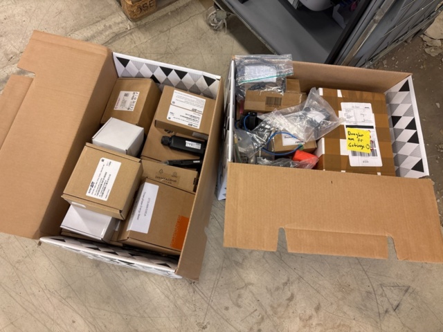 1469186-23 Inverters and various accessories - Solis, ABB and Huawei. etc.