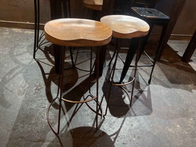 1384806-9 Bar furniture - Tables, chairs, etc.