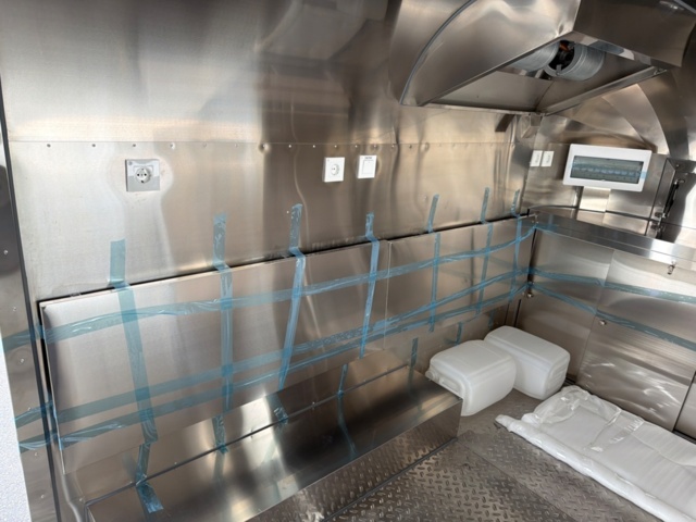 1496675-17 New food cart / ice cream cart / food truck, similar to Airstream