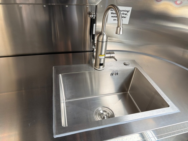 1496675-20 New food cart / ice cream cart / food truck, similar to Airstream