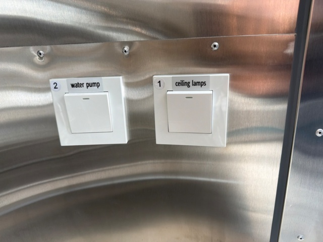 1496675-21 New food cart / ice cream cart / food truck, similar to Airstream