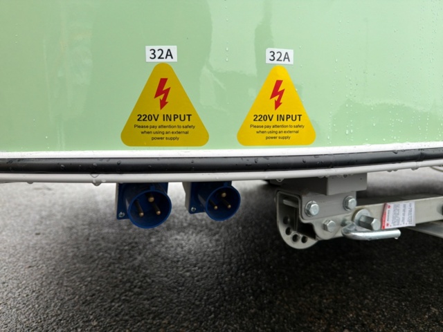 1496675-24 New food cart / ice cream cart / food truck, similar to Airstream