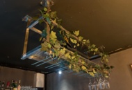 1384811 Ceiling shelf for glass