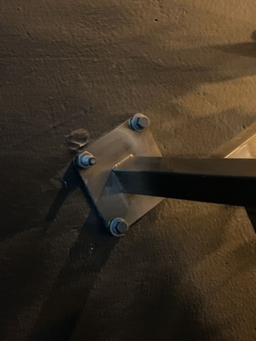 1384811-6 Ceiling shelf for glass