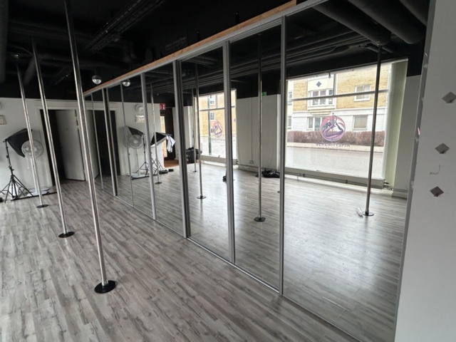 1482320-2 Speglar med skenor - 8 st