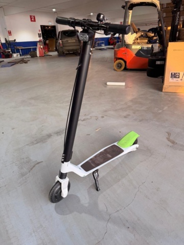 1497124-5 Lime S E-Scooter