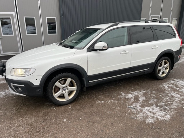1464650-9 Volvo XC70 D5 AWD Geartronic 2015