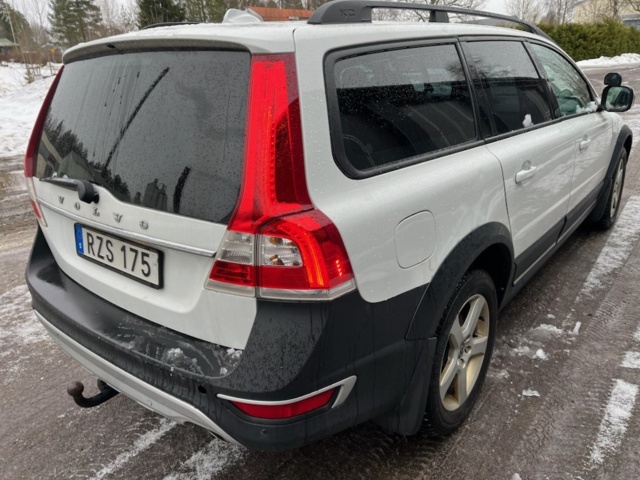 1464650-11 Volvo XC70 D5 AWD Geartronic 2015