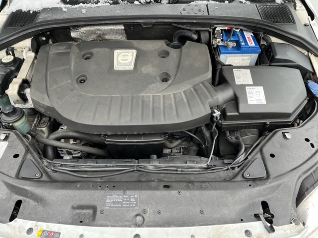 1464650-18 Volvo XC70 D5 AWD Geartronic 2015