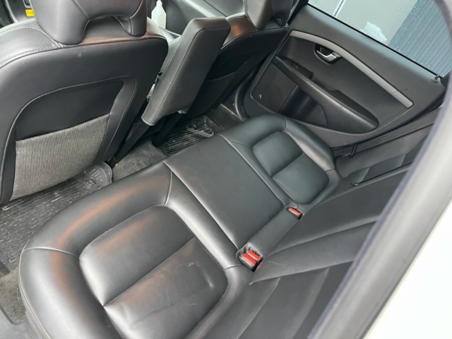 1464650-28 Volvo XC70 D5 AWD Geartronic 2015