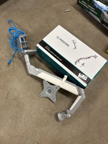 1408027-1 2 monitor arms