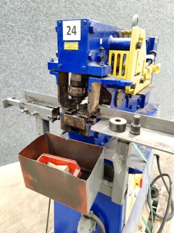 1496732-4 Stans- och klippmaskin Geka Microcrop-36