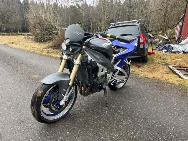 1351411-1 Motorcykel - Yamaha YZF-R1 1.0 Manuell, 150hk -1999 (Reparationsobjekt)