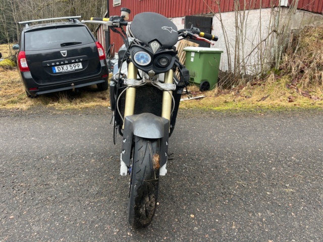 1351411-2 Motorcykel - Yamaha YZF-R1 1.0 Manuell, 150hk -1999 (Reparationsobjekt)