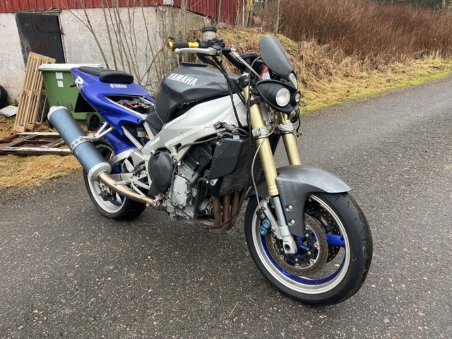 1351411-3 Motorcykel - Yamaha YZF-R1 1.0 Manuell, 150hk -1999 (Reparationsobjekt)