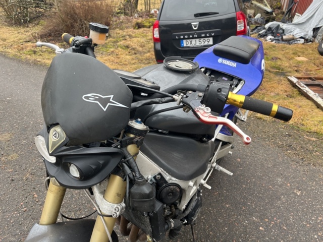 1351411-10 Motorcykel - Yamaha YZF-R1 1.0 Manuell, 150hk -1999 (Reparationsobjekt)