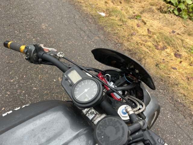 1351411-14 Motorcykel - Yamaha YZF-R1 1.0 Manuell, 150hk -1999 (Reparationsobjekt)
