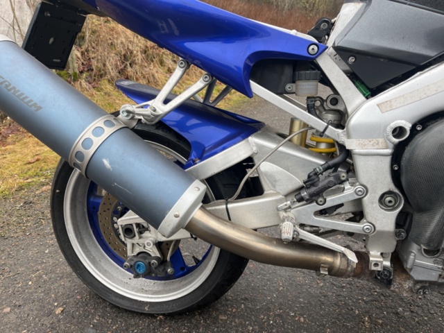 1351411-17 Motorcykel - Yamaha YZF-R1 1.0 Manuell, 150hk -1999 (Reparationsobjekt)