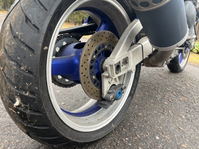 1351411-19 Motorcykel - Yamaha YZF-R1 1.0 Manuell, 150hk -1999 (Reparationsobjekt)
