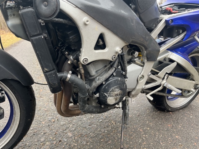 1351411-25 Motorcykel - Yamaha YZF-R1 1.0 Manuell, 150hk -1999 (Reparationsobjekt)