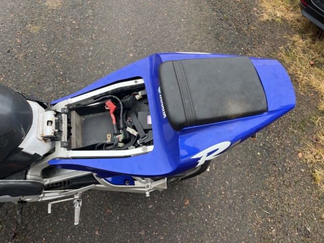 1351411-29 Motorcykel - Yamaha YZF-R1 1.0 Manuell, 150hk -1999 (Reparationsobjekt)
