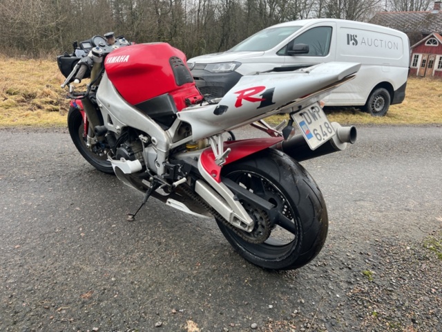 1351410-7 Motorcykel - Yamaha YZF-R1 1.0 Manuell, 150hk -1999 (Reparationsobjekt)