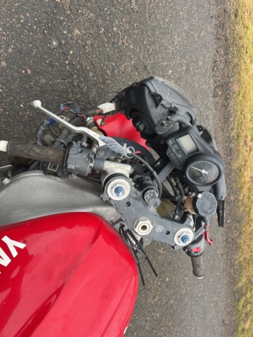 1351410-10 Motorcykel - Yamaha YZF-R1 1.0 Manuell, 150hk -1999 (Reparationsobjekt)