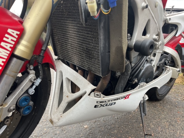 1351410-12 Motorcykel - Yamaha YZF-R1 1.0 Manuell, 150hk -1999 (Reparationsobjekt)