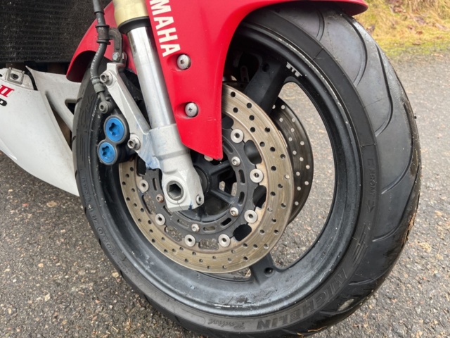 1351410-14 Motorcykel - Yamaha YZF-R1 1.0 Manuell, 150hk -1999 (Reparationsobjekt)