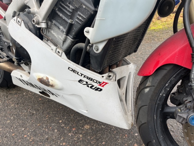 1351410-15 Motorcykel - Yamaha YZF-R1 1.0 Manuell, 150hk -1999 (Reparationsobjekt)
