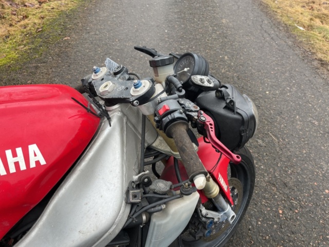 1351410-16 Motorcykel - Yamaha YZF-R1 1.0 Manuell, 150hk -1999 (Reparationsobjekt)