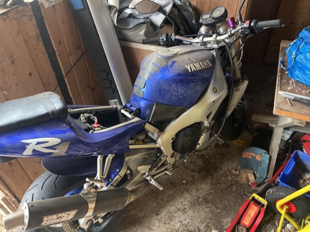 1351409-7 Motorcykel - Yamaha YZF-R1 1.0 Manuell, 150hk -1999 (Reparationsobjekt)