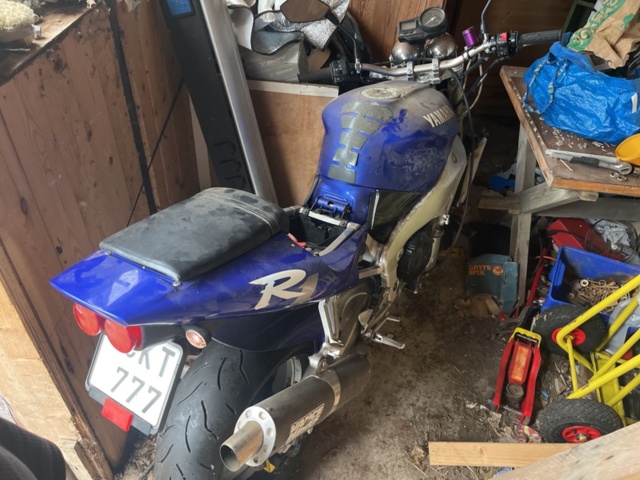1351409-1 Motorcykel - Yamaha YZF-R1 1.0 Manuell, 150hk -1999 (Reparationsobjekt)