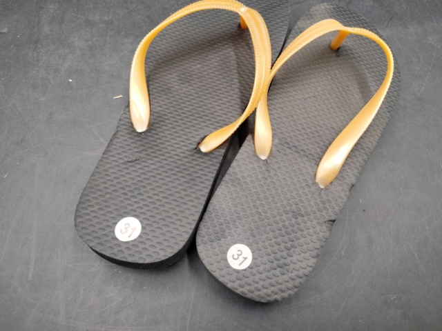 1498044-2 flip-flops - 40 pcs, size 31
