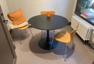 1469650 Office furniture - Fritz Hansen chairs and tables