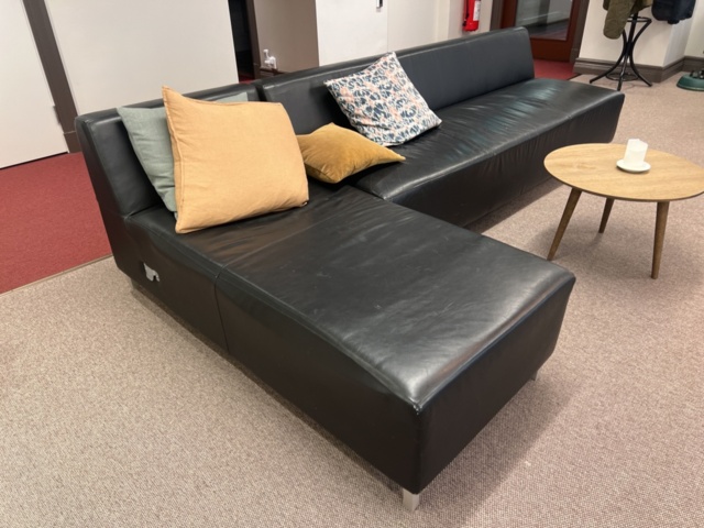 1469654-7 Office furniture - Sofa and table