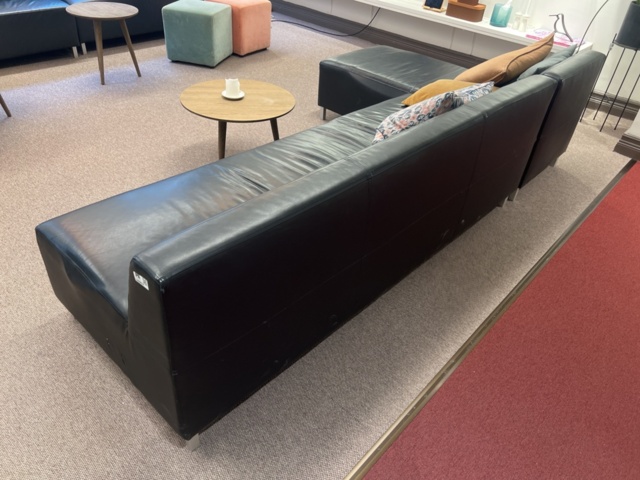 1469654-4 Office furniture - Sofa and table