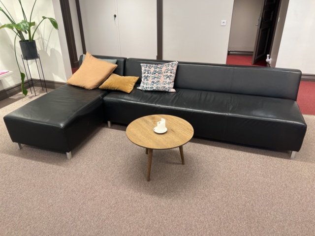 1469654-2 Office furniture - Sofa and table