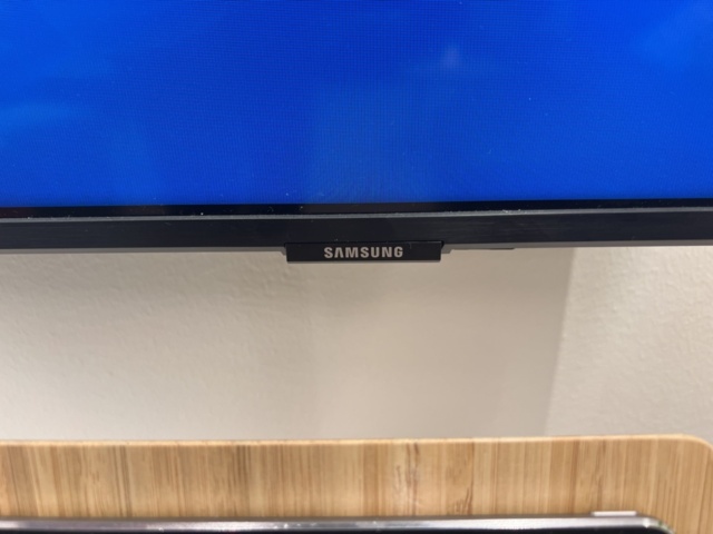 1469656-2 TV 70'' with accessories - Samsung