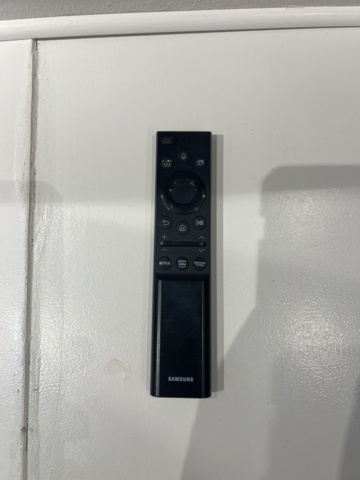 1469656-4 TV 70'' with accessories - Samsung