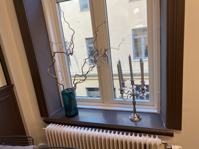 1469657-5 Various interior details